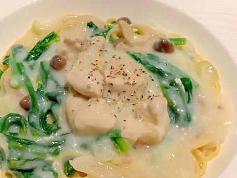 鶏胸肉、しめじ、ほうれん草の豆乳クリームパスタ